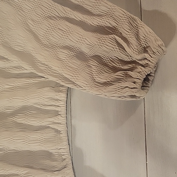 Cute long sleeve open back crop top - Picture 4 of 10